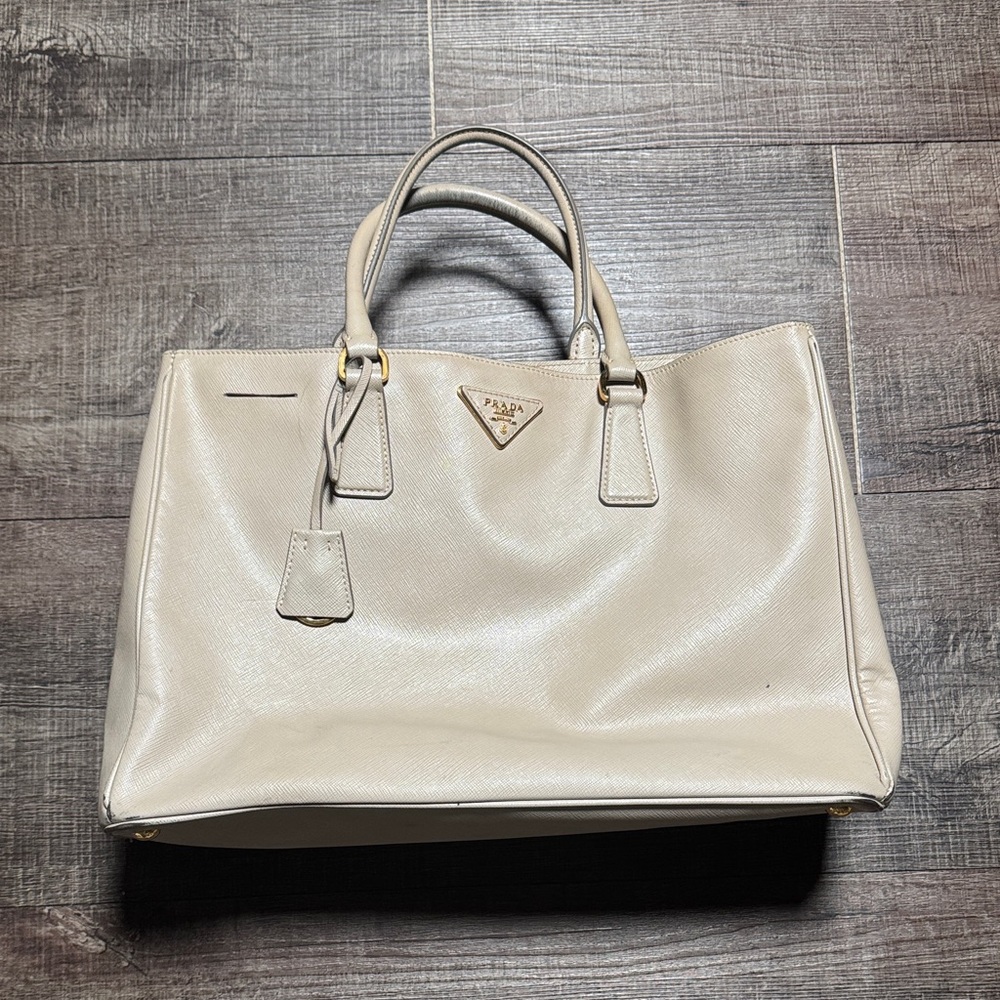 Authentic Prada Lux Galleria Saffiano Leather Beige Tote Bag 💼